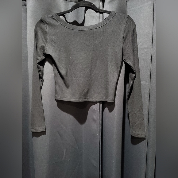 Women's Long Sleeve Crop Top - Size Small - Picture 2 of 3